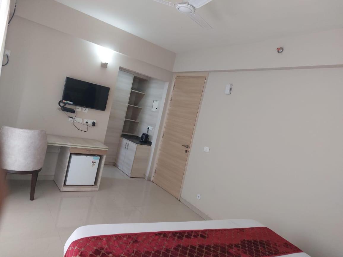 Dubey Homestay - 500 Meter From Temple Vrindāvan Exterior photo
